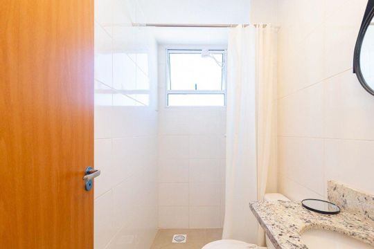 Banheiro 1 de apartamento para alugar com 2 quartos, 40m² em Camaquã, Porto Alegre