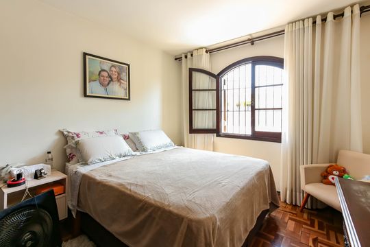Casa à venda com 3 quartos, 179m² em Jardim Celeste, São Paulo
