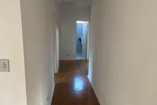 Corredor de casa à venda com 4 quartos, 560m² em Alto de Pinheiros, São Paulo