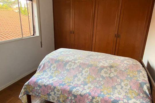 Quarto de casa à venda com 4 quartos, 560m² em Alto de Pinheiros, São Paulo