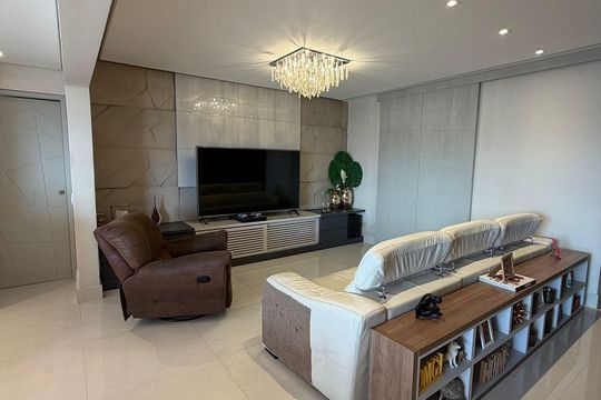 Apartamento à venda com 3 quartos, 131m² em Vila Maria Alta, São Paulo