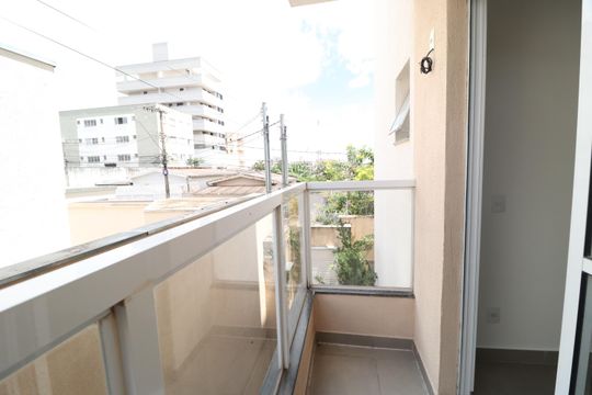Varanda de apartamento para alugar com 2 quartos, 55m² em Santa Mônica, Uberlândia