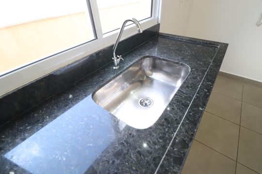 Cozinha de apartamento para alugar com 2 quartos, 55m² em Santa Mônica, Uberlândia