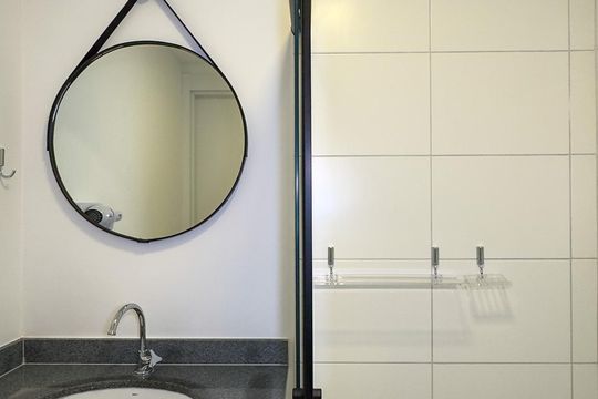Banheiro de apartamento à venda com 1 quarto, 24m² em Vila Cordeiro, São Paulo