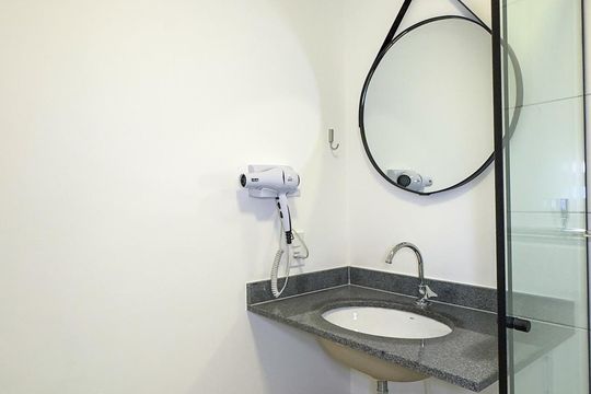 Banheiro de apartamento à venda com 1 quarto, 24m² em Vila Cordeiro, São Paulo