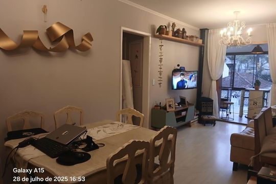Sala de apartamento à venda com 2 quartos, 70m² em Vila Conceição, Porto Alegre
