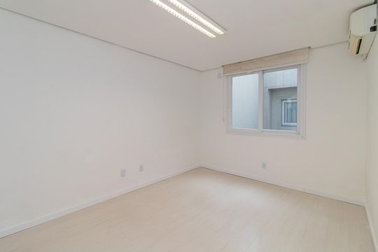 Quarto 2 de apartamento para alugar com 2 quartos, 80m² em Medianeira, Porto Alegre