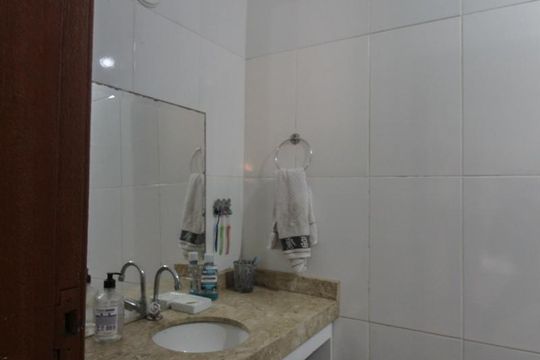 Banheiro de casa à venda com 3 quartos, 420m² em A Definir, Belo Horizonte