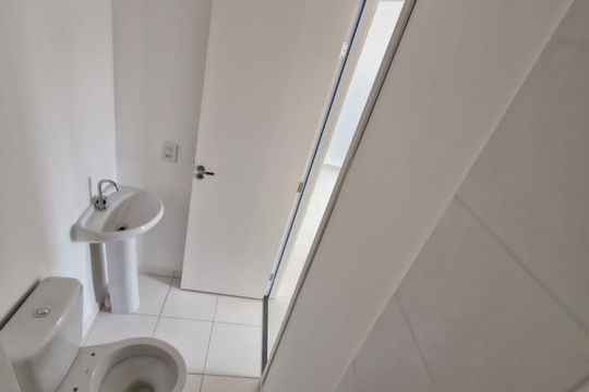 Banheiro de apartamento para alugar com 2 quartos, 32m² em Jardim Soares, São Paulo