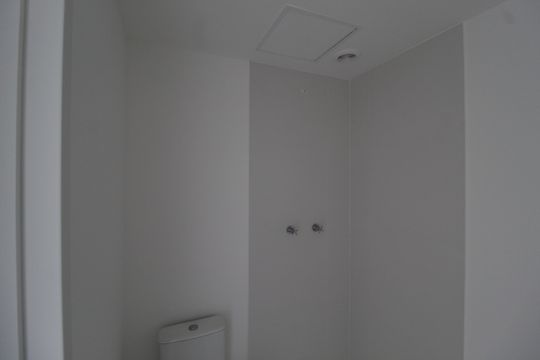Banheiro de kitnet/studio à venda com 1 quarto, 30m² em Indianópolis, São Paulo