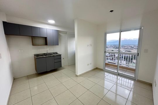 Sala de apartamento para alugar com 2 quartos, 45m² em Parque Sao Vicente, São Vicente