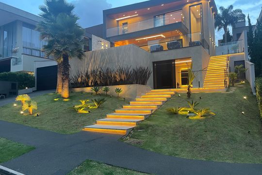 Fachada de casa à venda com 4 quartos, 320m² em Alphaville Nova Lima, Nova Lima