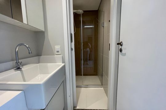 Banheiro de apartamento à venda com 1 quarto, 33m² em Butantã, São Paulo
