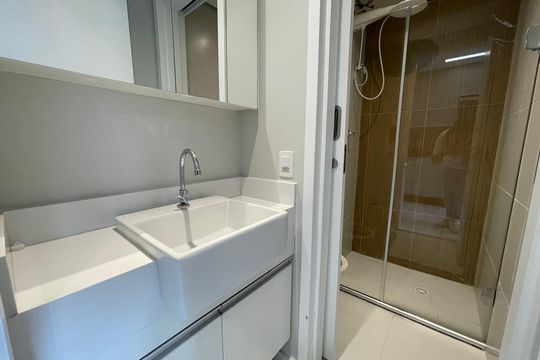 Banheiro de apartamento à venda com 1 quarto, 33m² em Butantã, São Paulo
