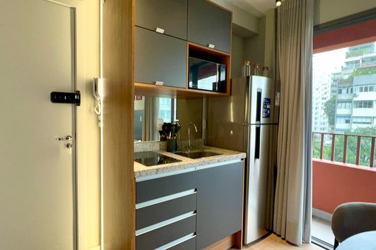 Cozinha de kitnet/studio para alugar com 1 quarto, 25m² em Jardins, São Paulo