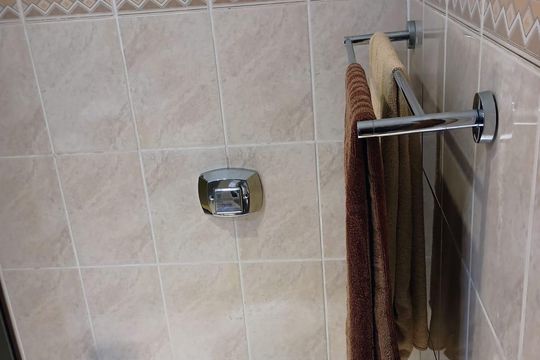Banheiro de apartamento à venda com 3 quartos, 88m² em Vila Carrão, São Paulo