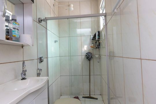 Banheiro 2 de casa à venda com 3 quartos, 145m² em Jardim Regina Alice, Barueri