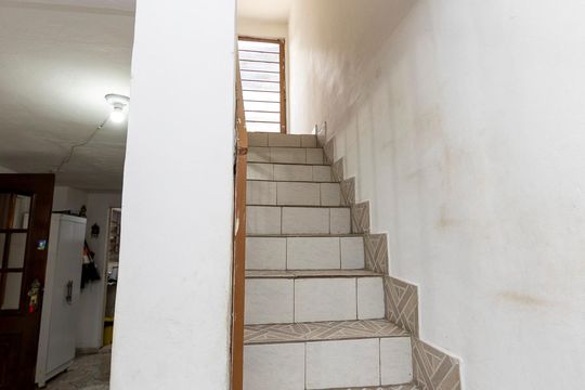 Escada de acesso 1 de casa à venda com 3 quartos, 145m² em Jardim Regina Alice, Barueri