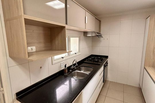 Cozinha de apartamento para alugar com 2 quartos, 122m² em Tamboré, Santana de Parnaíba