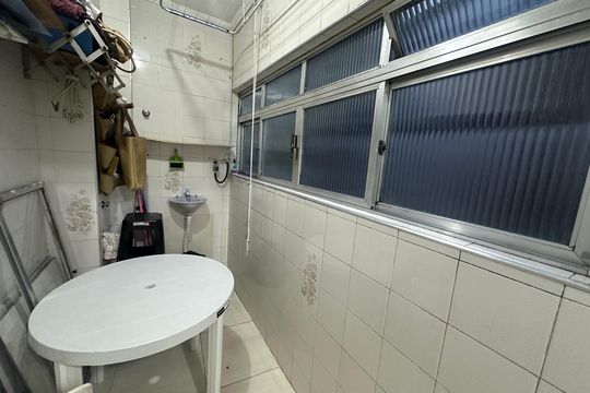 Cozinha e Área de Serviço de apartamento para alugar com 1 quarto, 58m² em Centro, São Vicente