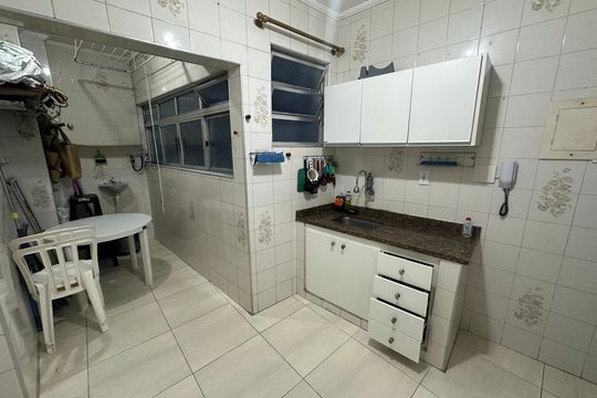 Cozinha de apartamento para alugar com 1 quarto, 58m² em Centro, São Vicente