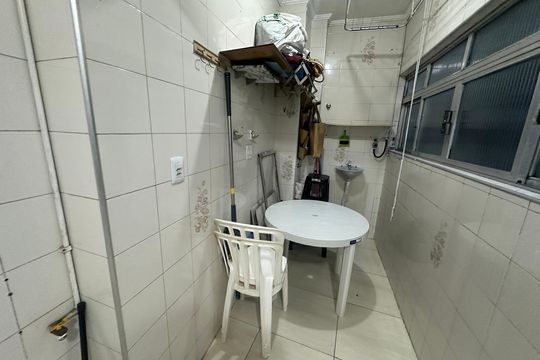 Cozinha e Área de Serviço de apartamento para alugar com 1 quarto, 58m² em Centro, São Vicente