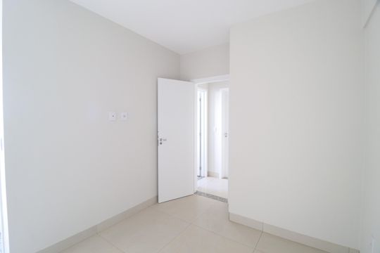 Suite de apartamento para alugar com 2 quartos, 66m² em Brasil, Uberlândia