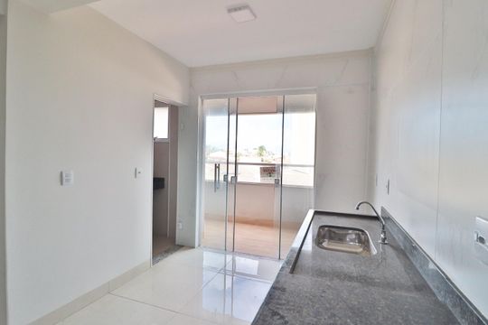 Cozinha de apartamento para alugar com 2 quartos, 66m² em Brasil, Uberlândia