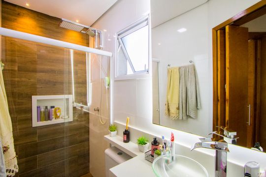 Banheiro de apartamento à venda com 2 quartos, 90m² em Jardim Alvorada, Santo André