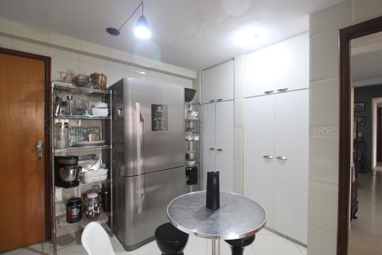 Cozinha  de apartamento à venda com 4 quartos, 156m² em Freguesia (jacarepaguá), Rio de Janeiro