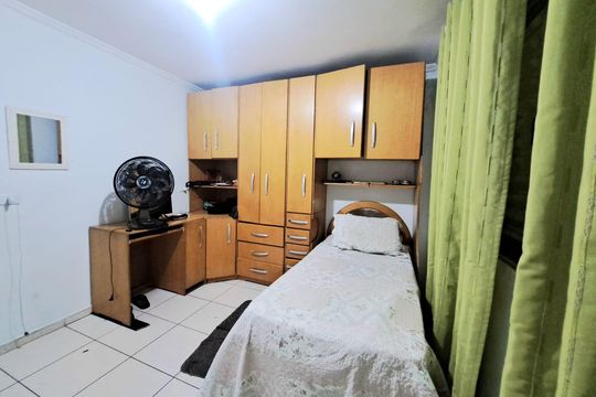 Casa à venda com 5 quartos, 275m² em Veloso, Osasco
