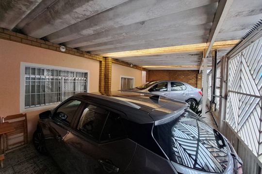 Casa à venda com 5 quartos, 275m² em Veloso, Osasco