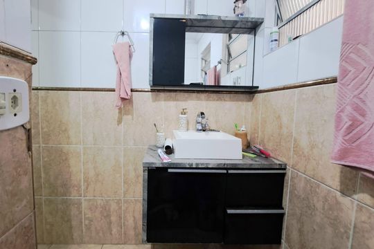 Casa à venda com 5 quartos, 275m² em Veloso, Osasco