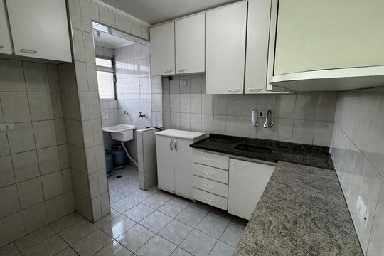 Cozinha de apartamento à venda com 2 quartos, 77m² em Santo Amaro, São Paulo