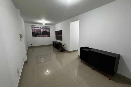 Sala de apartamento à venda com 2 quartos, 77m² em Santo Amaro, São Paulo