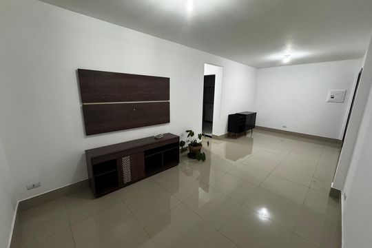 Sala de apartamento à venda com 2 quartos, 77m² em Santo Amaro, São Paulo