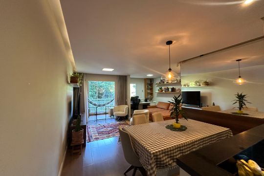 Apartamento à venda com 2 quartos, 79m² em Jardim Tupanci, Barueri
