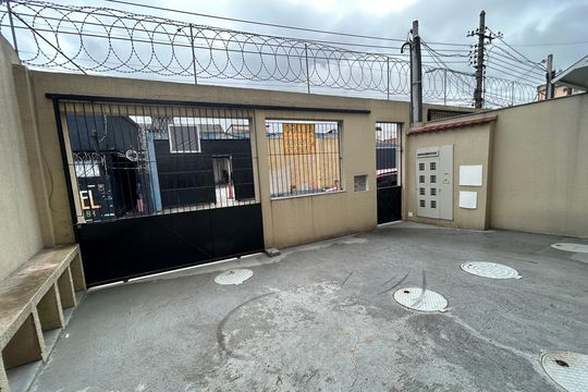 Vista do Quarto 2 de apartamento para alugar com 2 quartos, 36m² em Madureira, Rio de Janeiro