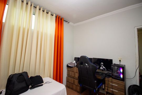Quarto Suíte 1 de casa para alugar com 5 quartos, 930m² em Vila Panama, Contagem