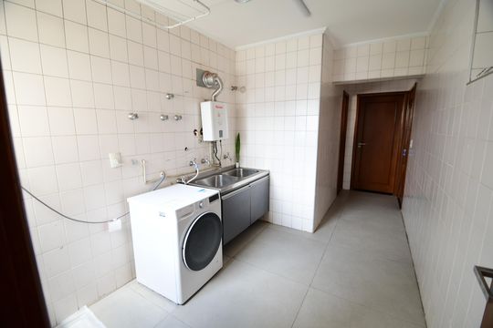 Área de Serviço de apartamento à venda com 4 quartos, 240m² em Centro, Campinas