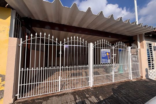 Fachada de casa à venda com 3 quartos, 155m² em Jardim Eliana, Guarulhos