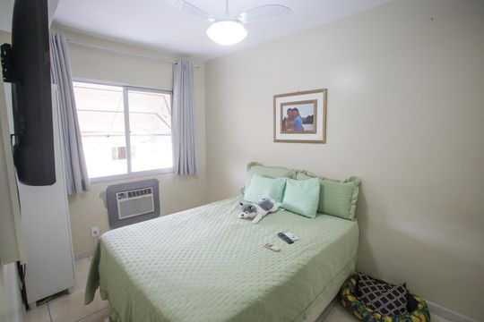 Quarto 1 de apartamento para alugar com 2 quartos, 48m² em Taquara, Rio de Janeiro