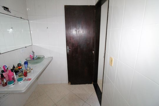 Banheiro da Suíte de casa para alugar com 3 quartos, 120m² em Jardim Sao Judas Tadeu, São José dos Campos