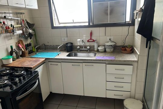 Cozinha de apartamento à venda com 2 quartos, 70m² em Jardim Taquaral, São Paulo