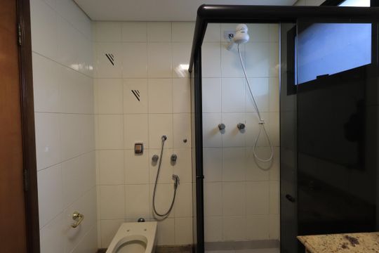 Banheiro da Suíte 3 de apartamento para alugar com 3 quartos, 280m² em Tatuapé, São Paulo