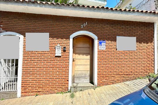 Placa instalada na fachada do imóvel  de casa para alugar com 3 quartos, 240m² em Vila Augusta, Guarulhos