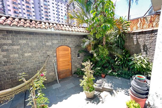 Quintal de casa para alugar com 3 quartos, 240m² em Vila Augusta, Guarulhos