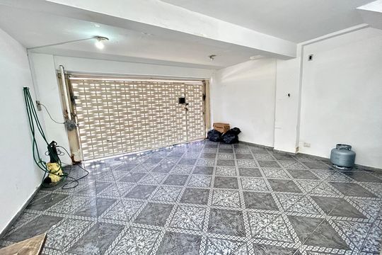 Garagem de casa para alugar com 3 quartos, 240m² em Vila Augusta, Guarulhos