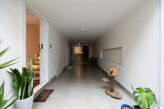 Garagem de casa de condomínio à venda com 2 quartos, 200m² em Real Parque, São Paulo