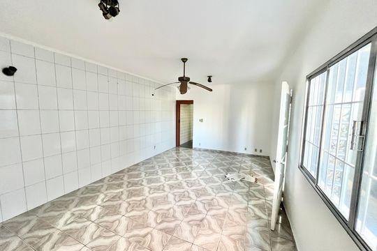 Sala de casa à venda com 2 quartos, 137m² em Vila Pita, São Paulo